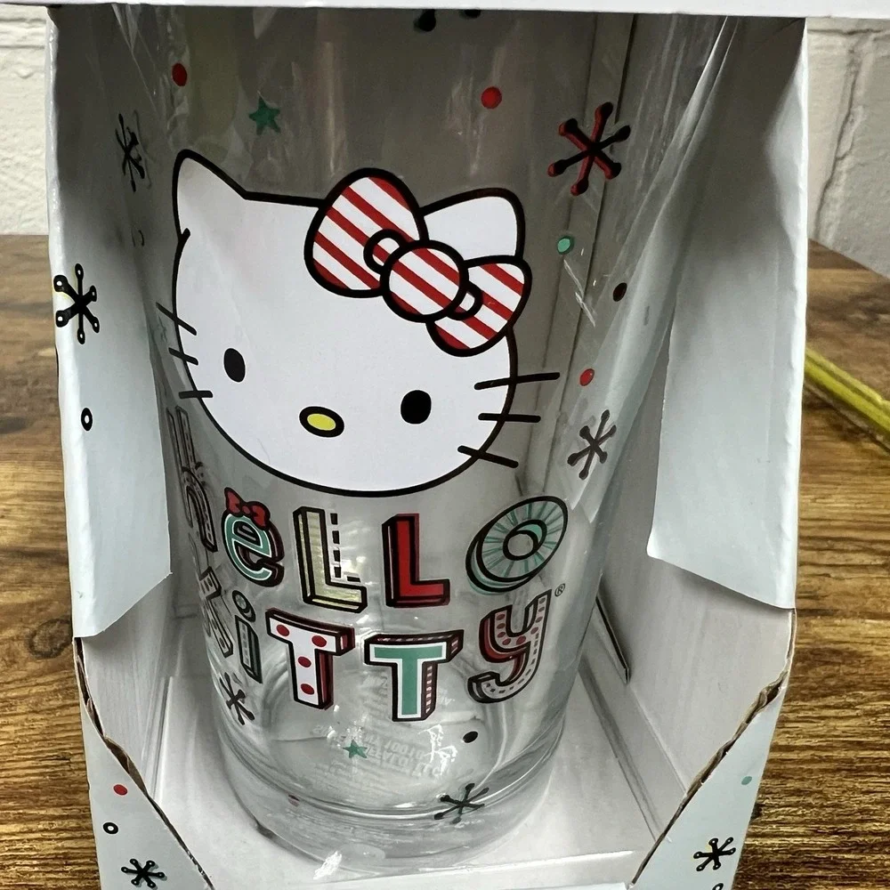 Hello Kitty Christmas 16‎ oz. Glassware/New Peppermint Bow Candy cane Red White